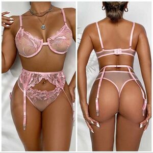 ❤️ NEW innocent touch embroidery lingerie set